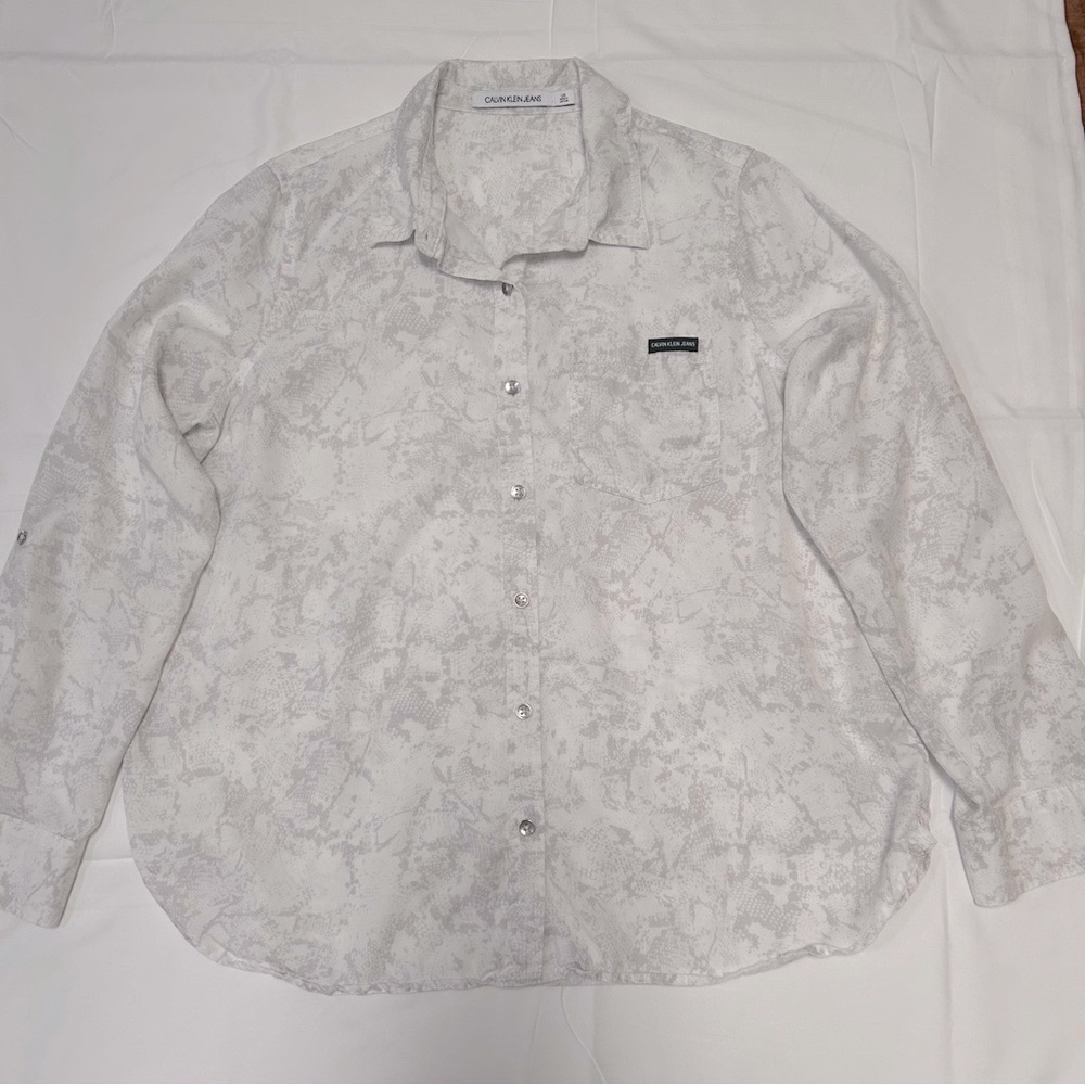 Calvin Klein Long Sleeve Button Down Women’s Large